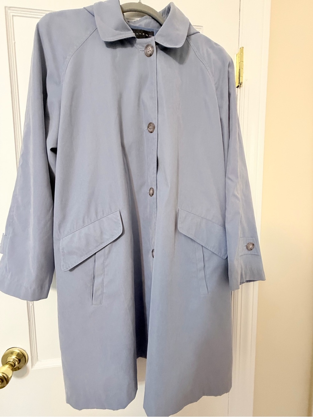 Light Blue Women’s Single-Breasted Trench Coat